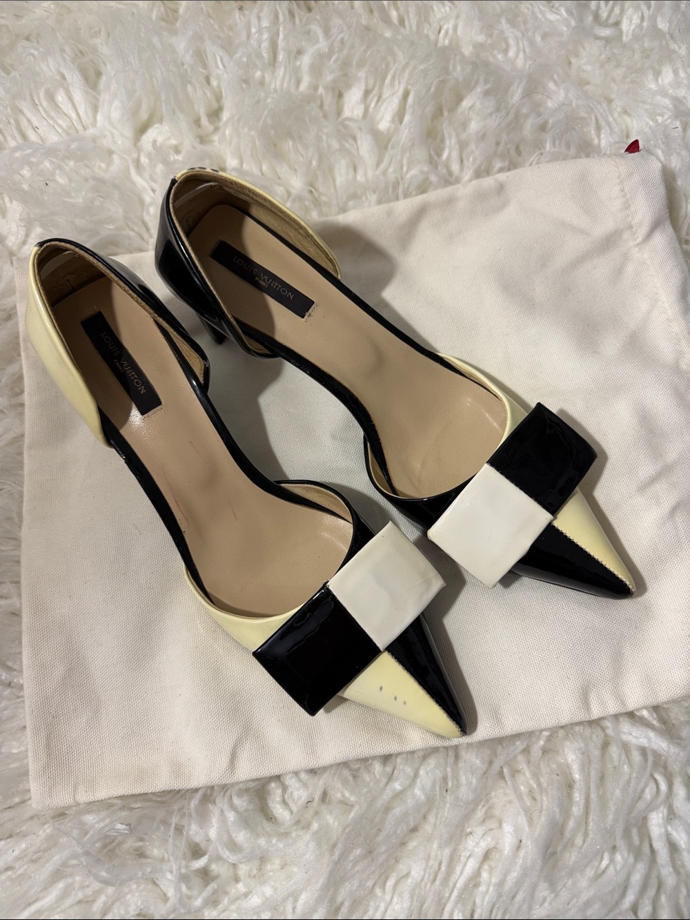 Louis Vuitton Two-Tone Pointed Toe Pumps in Black and White size 39 or 8.5 - Picture 3 of 13